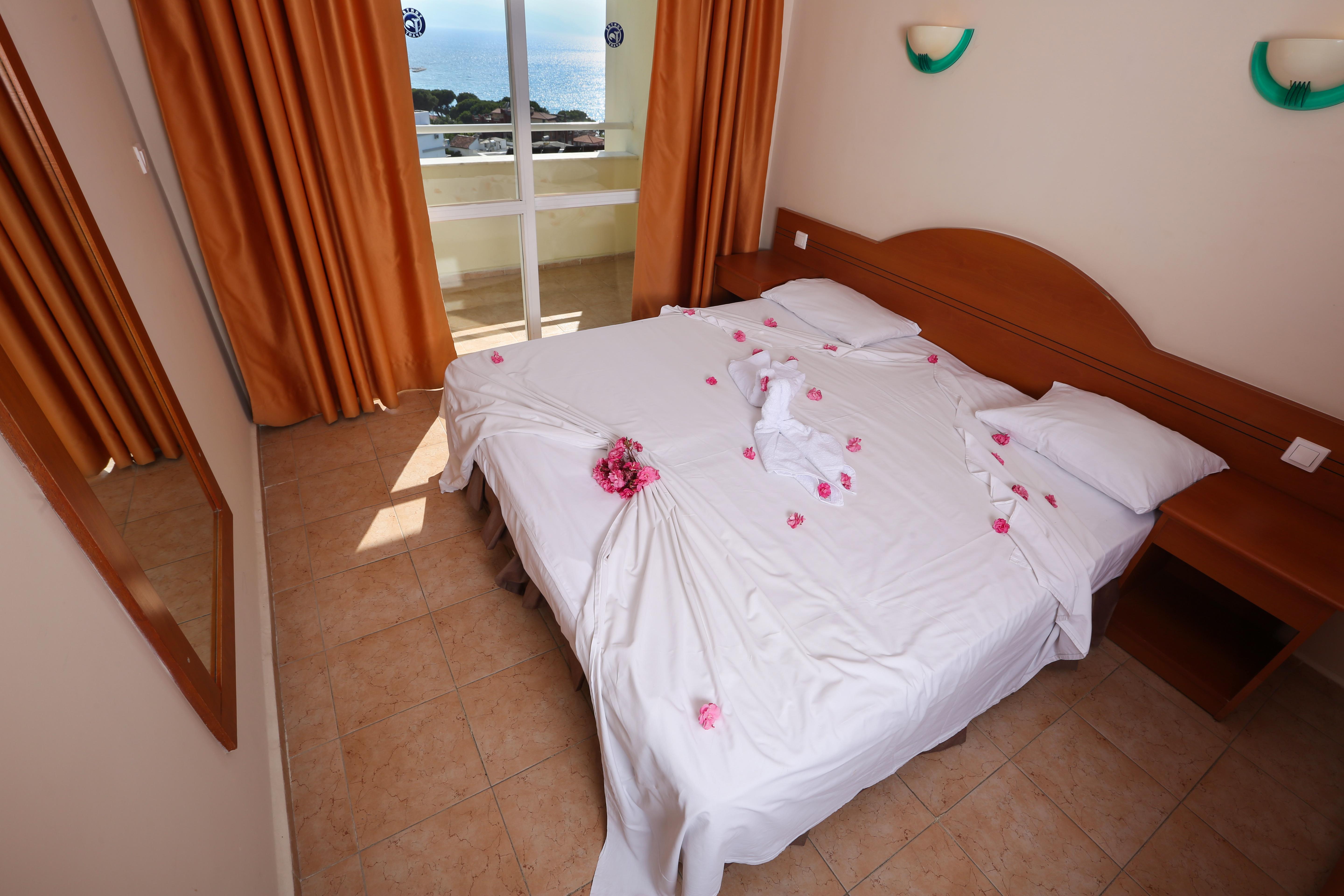 Tuntas Family Aparthotel Kuşadası