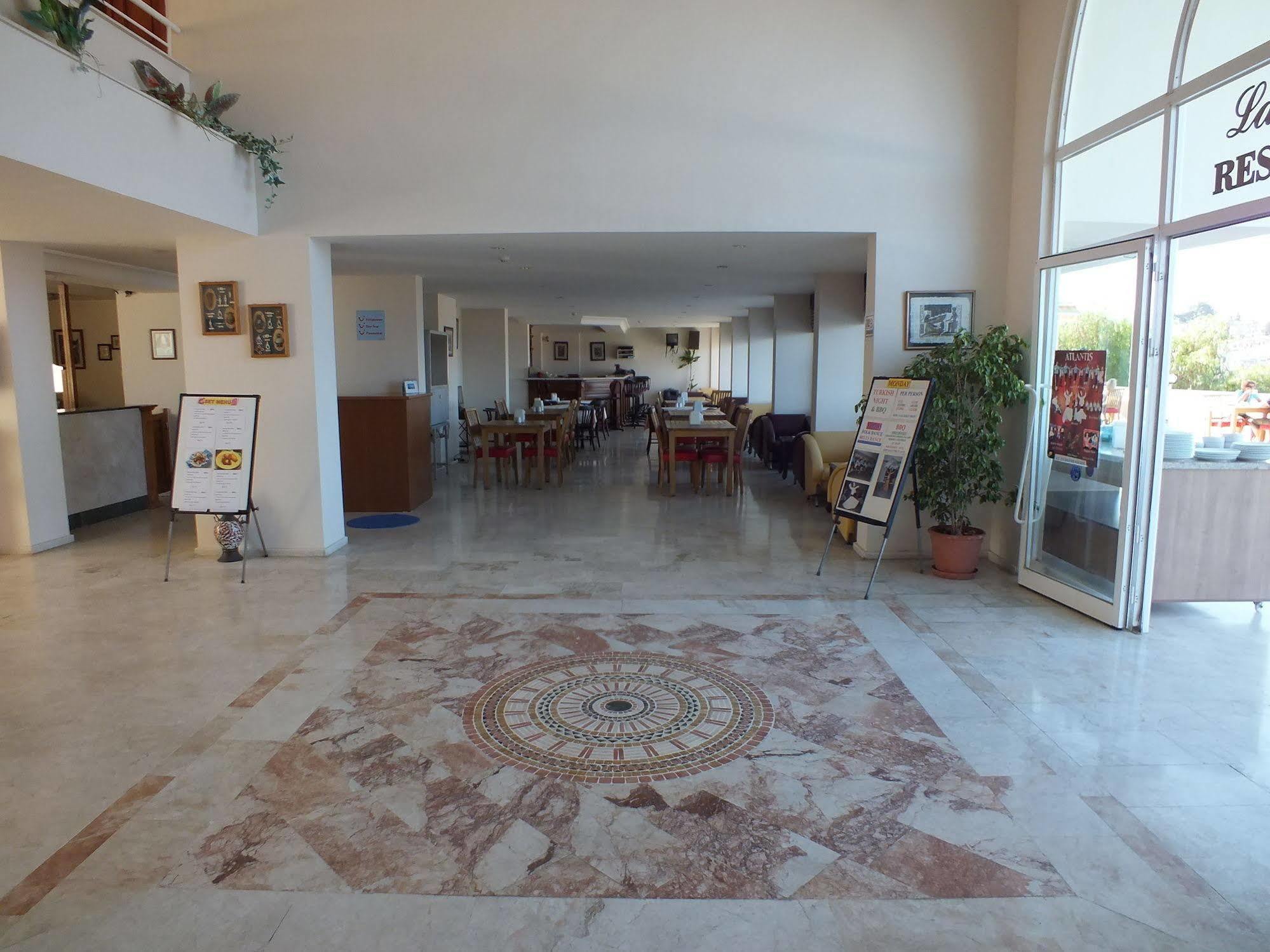 Tuntas Family Aparthotel Kuşadası