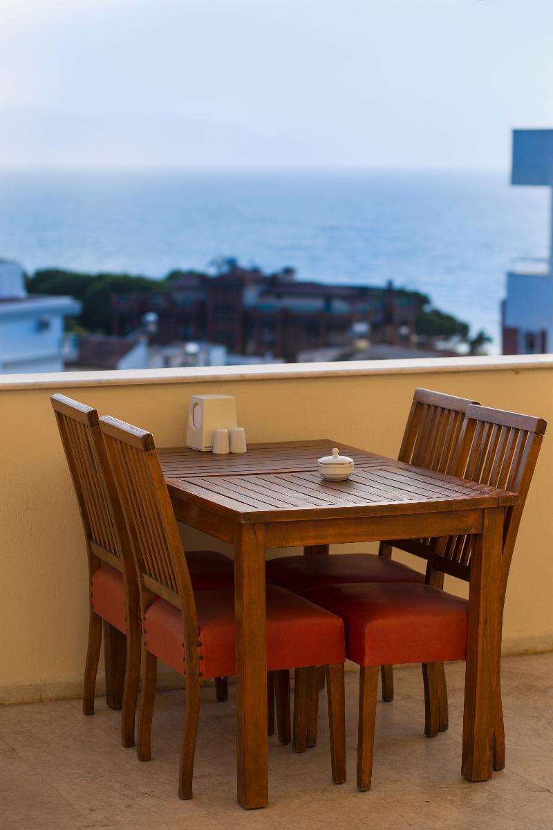 Tuntas Family Aparthotel 4*